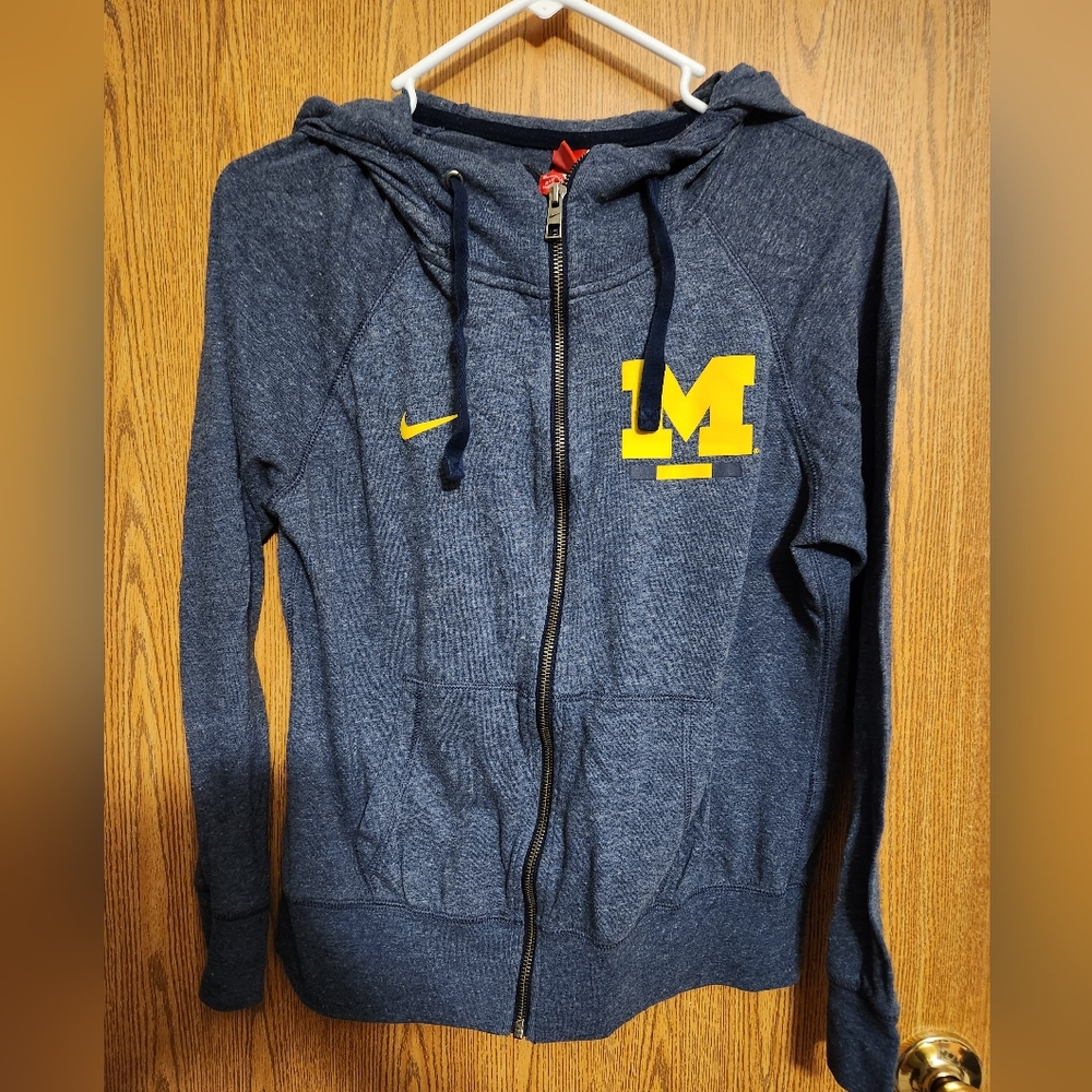 Womans Nike MI full zip hoodie